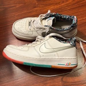 Nike Air Force 1 GS White silver  Leather Rainbow Sneaker Womens Size 7 kids 6Y